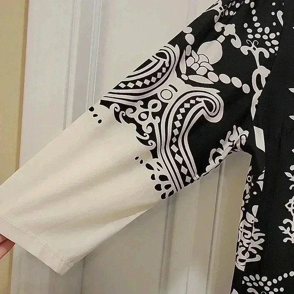 Serengeti Black White Pleated Vneck 3/4 Sleeve Boho Blouse Size Medium - Picture 5 of 7